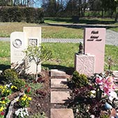 Einzel- und Familiengräber