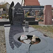 Einzel- und Familiengräber