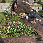 Einzel- und Familiengräber
