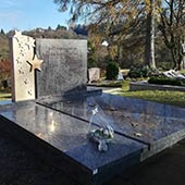 Einzel- und Familiengräber