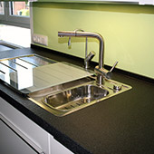 Arbeitsplatte in Black Devil Antik