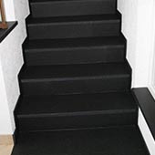Innentreppe in Granit Absolute Black Oberfläche antik