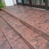 Außentreppe in Multicolor Oberfläche geflammt