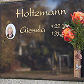 Urnennischen und Urnenstelen