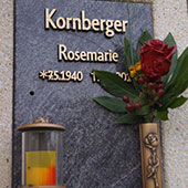 Urnennischen und Urnenstelen