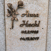 Urnennischen und Urnenstelen