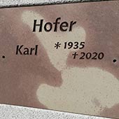 Urnennischen und Urnenstelen